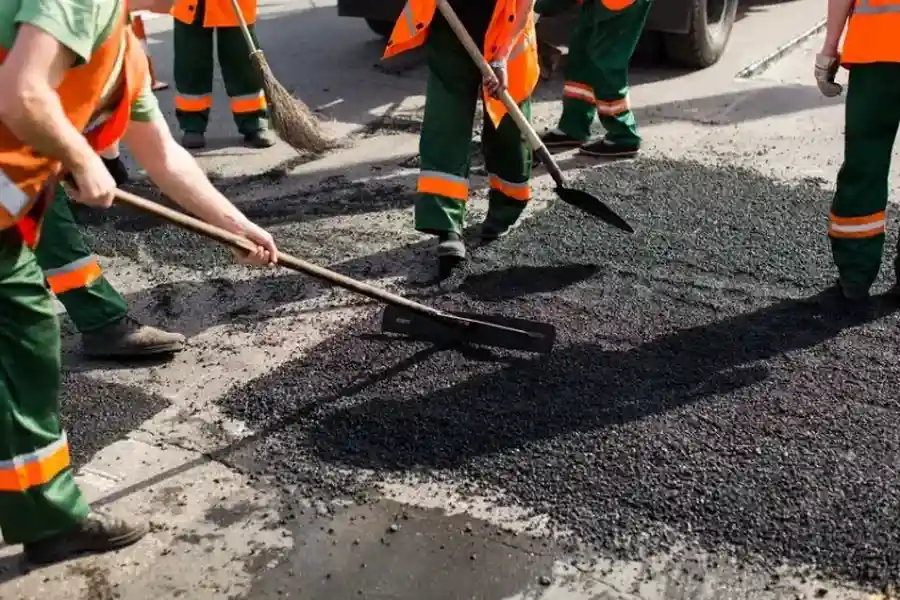 Common Signs Your Driveway Needs Asphalt Repair Springfield, OH