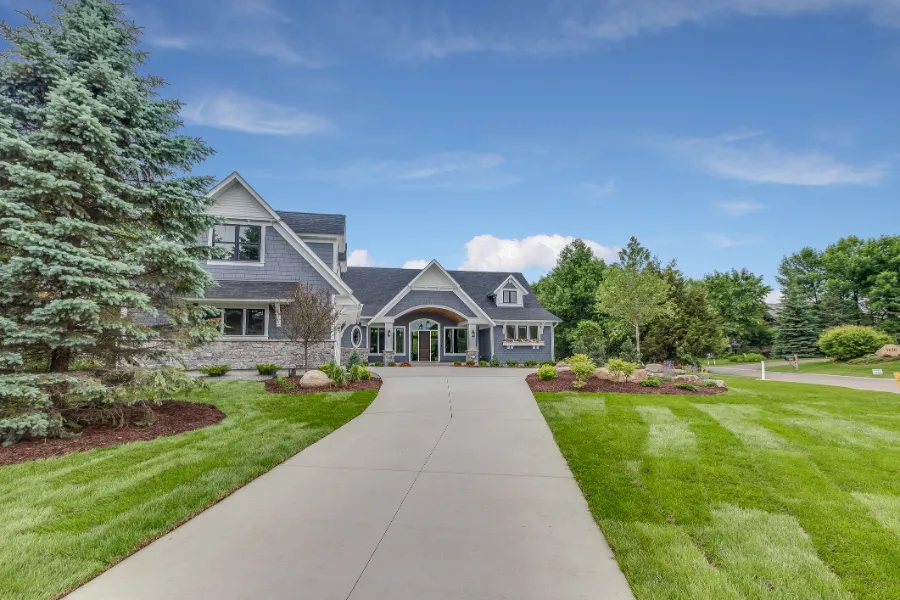 Key Signs Your Driveway Needs Professional Replacement Services in Springfield, OH Key Signs Your Driveway Needs Professional Replacement Services in Springfield, OH